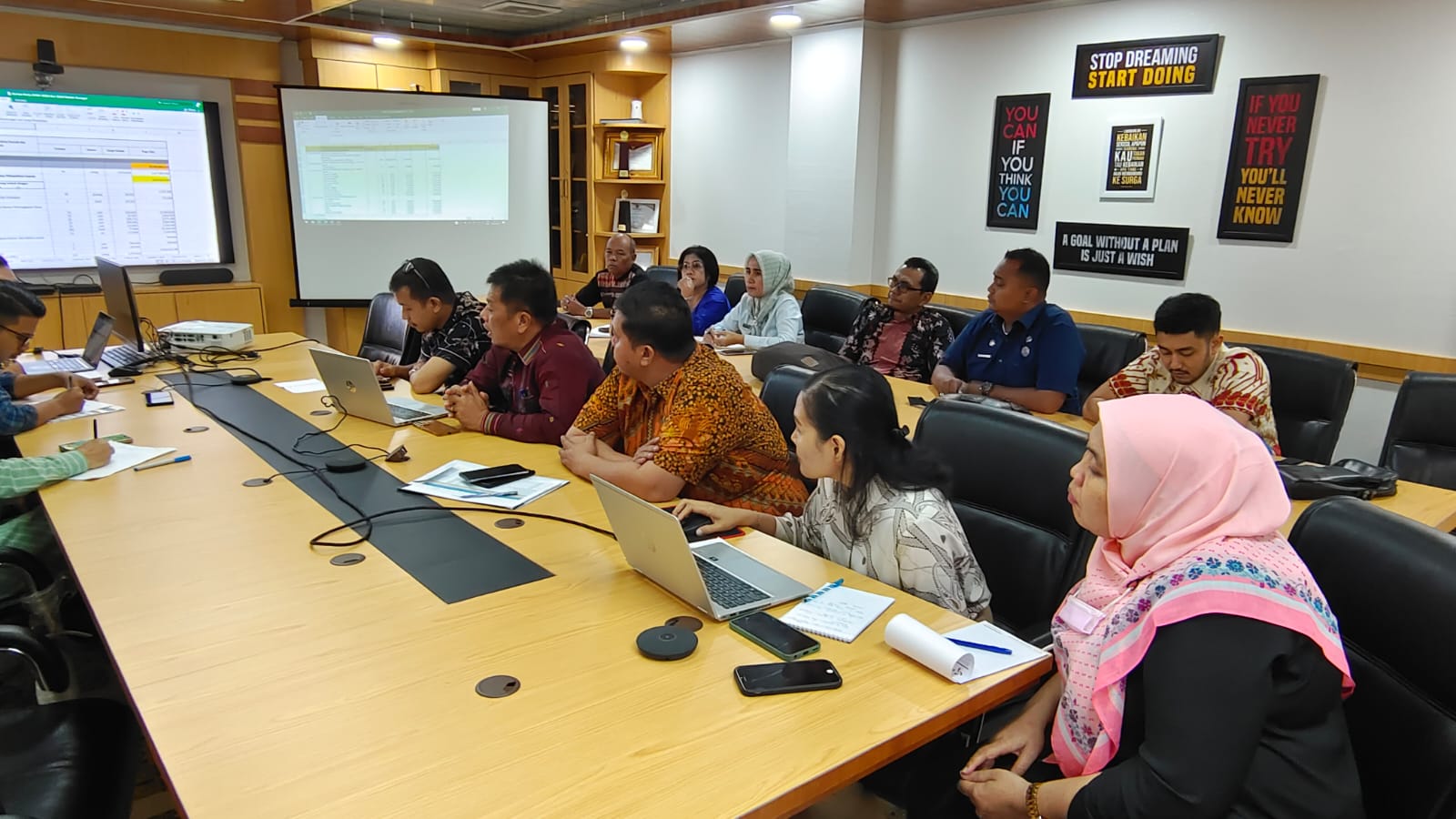 Rapat Rencana Anggaran Tahun 2024 pada OPD Kecamatan se-Kota Medan (14/04)